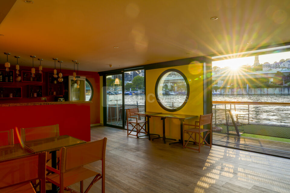 Notre salle au bord de l'eau