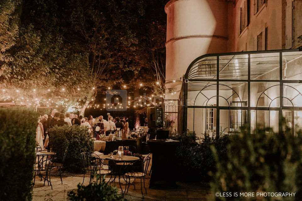 Le Château de Nans - Cocktail dînatoire sur la terrasse extérieure