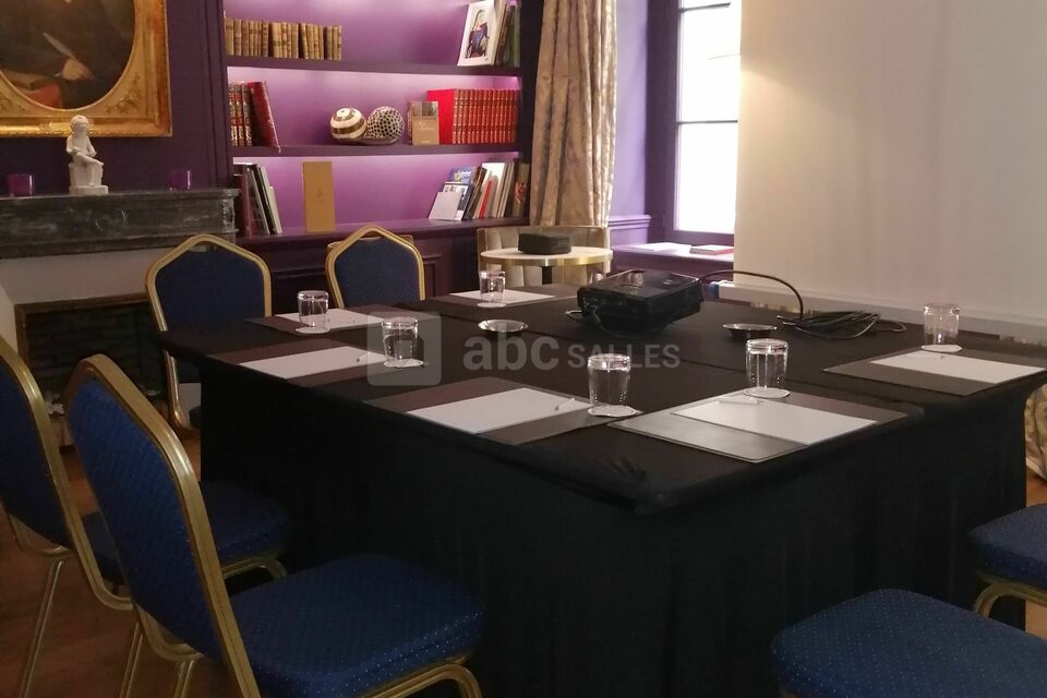 Salon des Illustres en U
