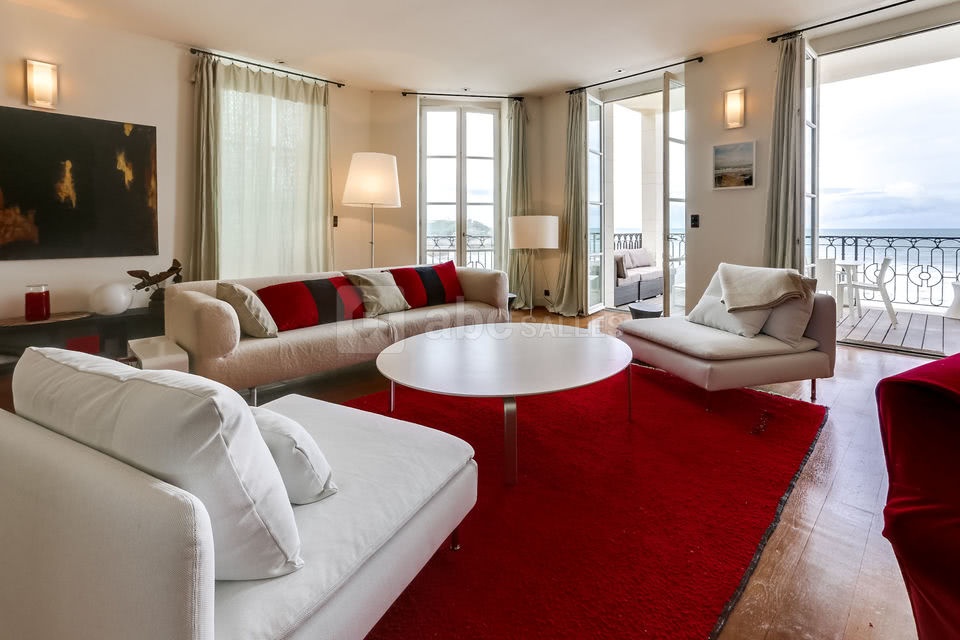 Salon suite