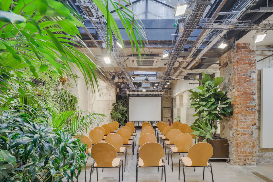 1 Espace Cinko salle de conférence végétalisée sous verrière