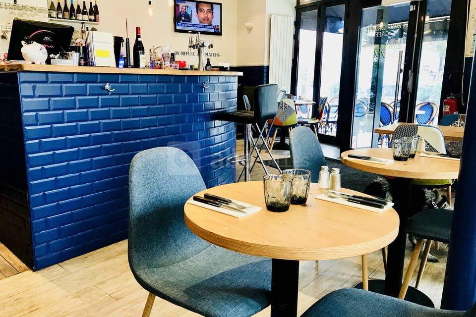 Rive Droite Café