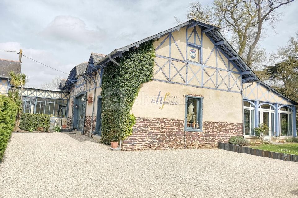 La Villa de la Haute Forêt vous accueille toute l'année, en pleine nature, à la sortie de Mordelles, tout près de Rennes pour vos événements privés ou profesionnels