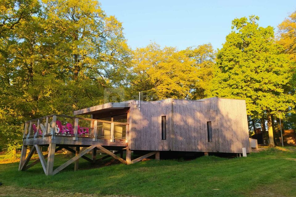 Salle de séminaire vue d'extérieur