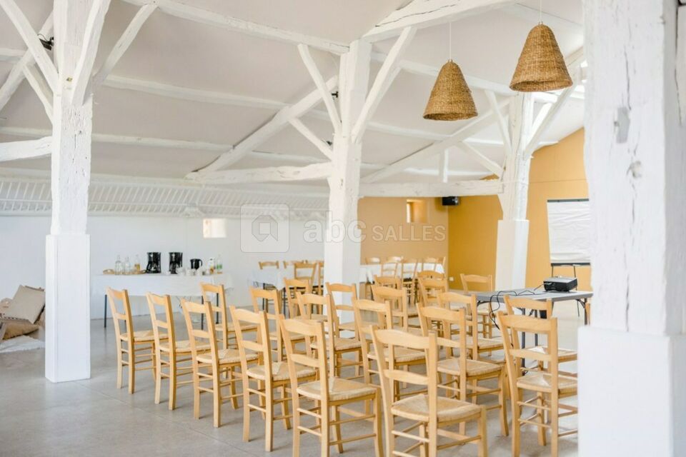 Salle 200 m² - configuration présentation