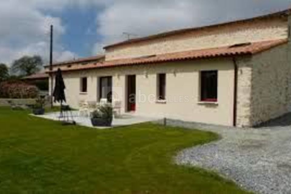 La Grange des Bas Champs
