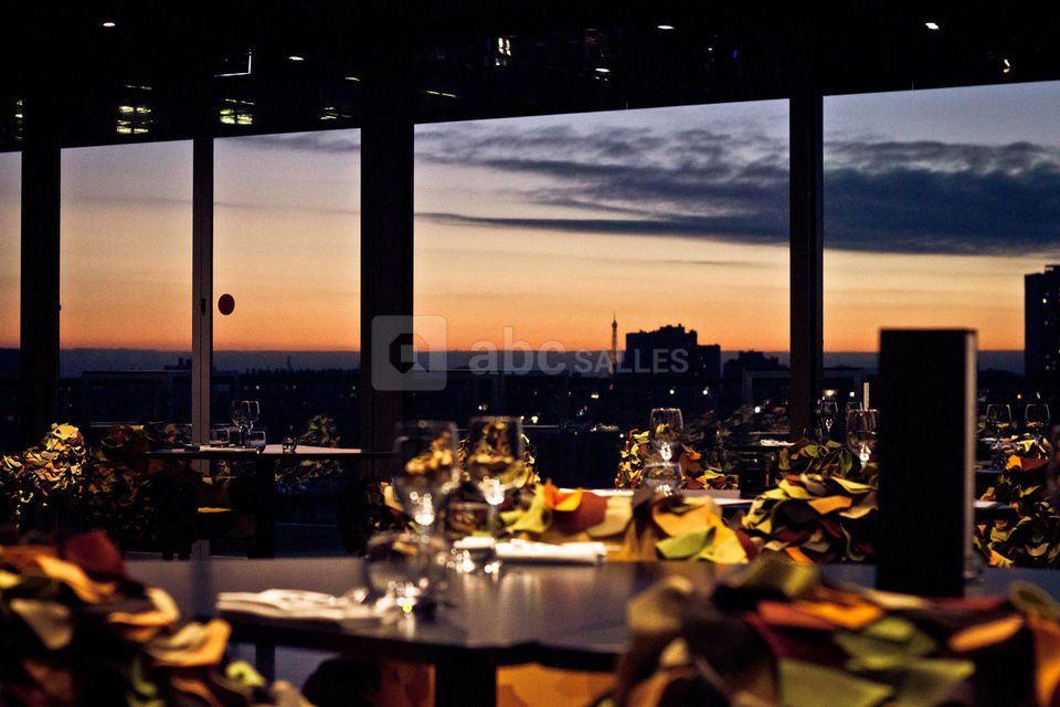 Le Balcon