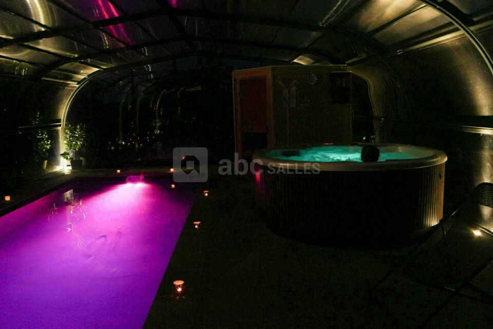 Espace détente et jacuzzi