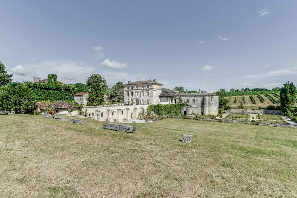 Fontdouce vue du pré
