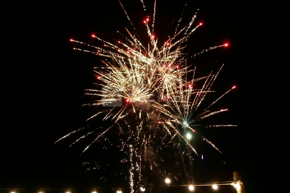 Feu d'artifice sur le domaine privé de la plage Mare E Sole