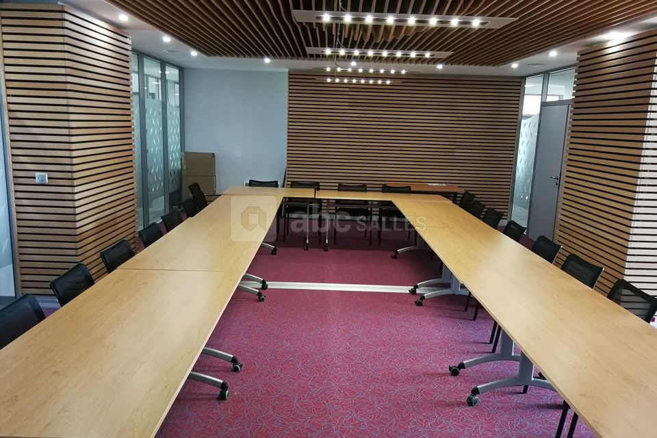 Salle de réunion en U