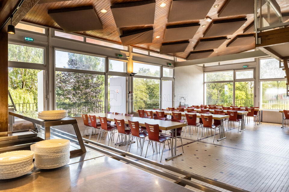 Salle de restauration [Pavillon central]