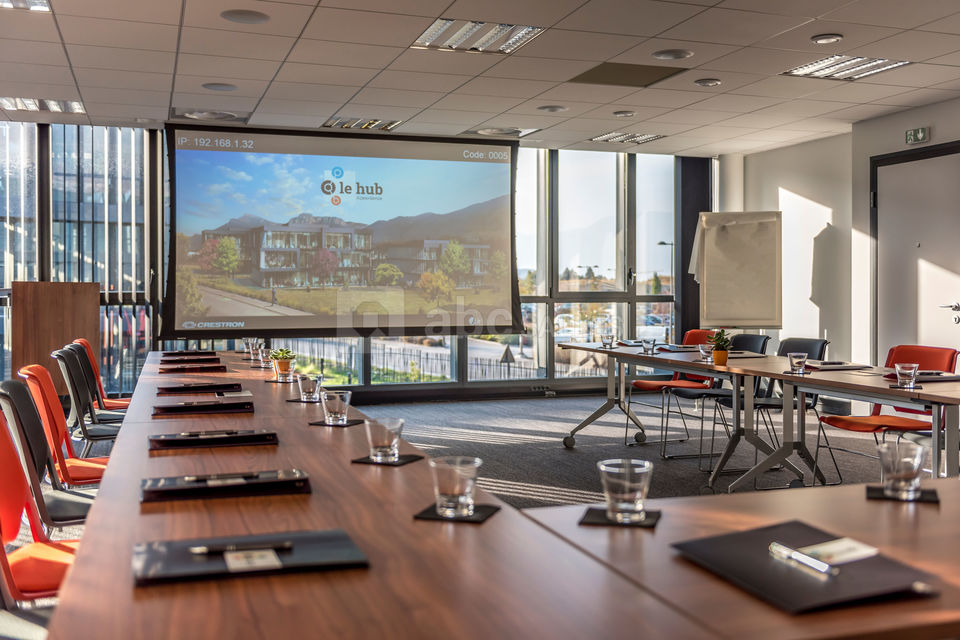 Salle ALTITUDE 1933 en U pour 30 personnes