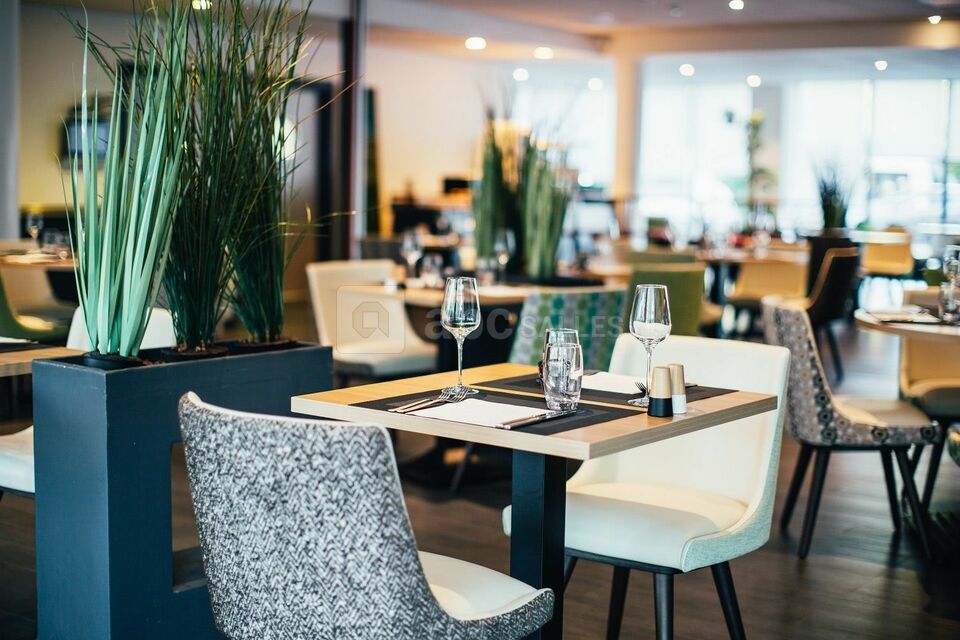 Salle du restaurant le "Bistro Athéna"