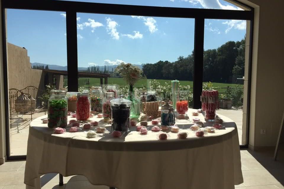 Salle de réception avec vue sur le parc
