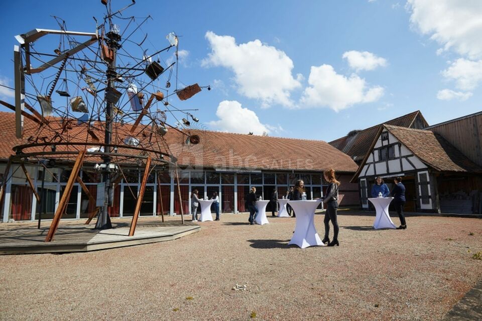 Terrasse Saint Joseph attenante à la Halle et à la salle des Cigognes