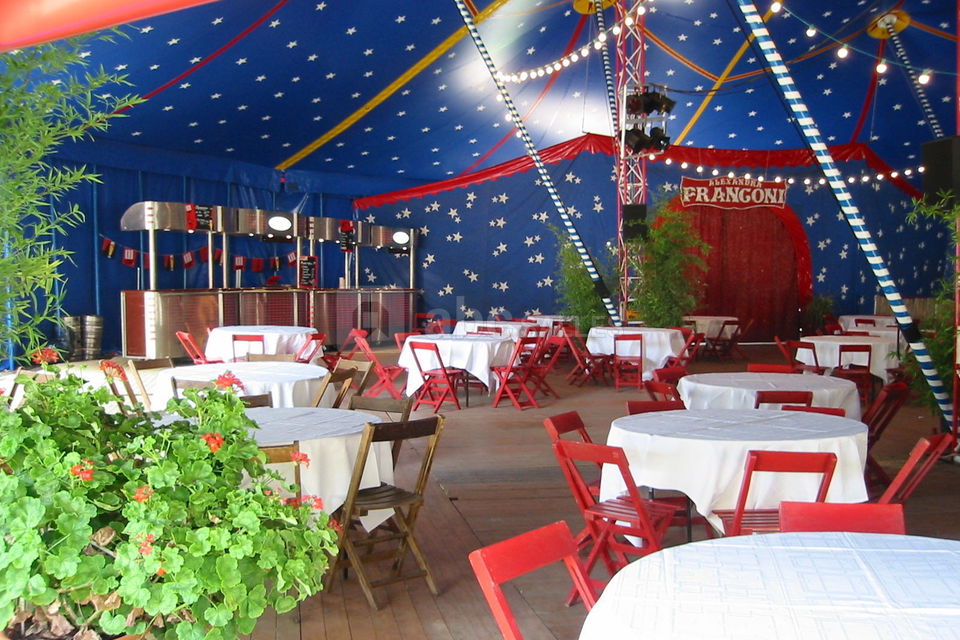 Salle guinguette restaurant dîner spectacle