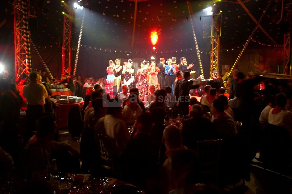 Salle de réception dîner spectacle