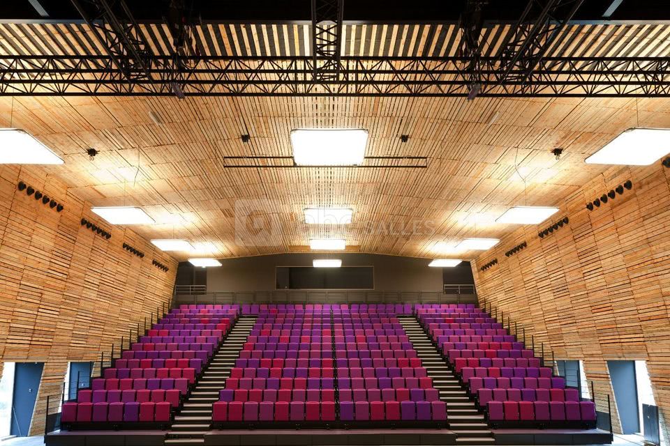 Gradins grande salle