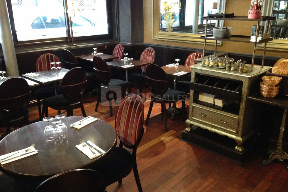 Le Dumas Café