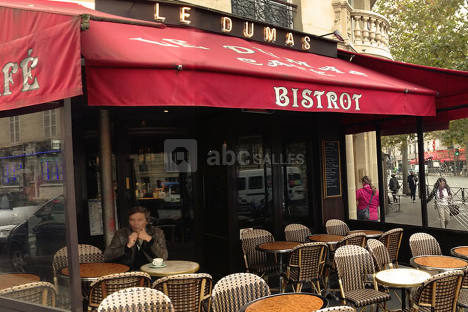 Le Dumas Café