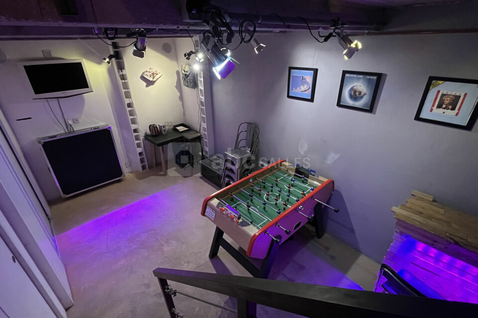 Espace détente - salon - babyfoot - karaoké