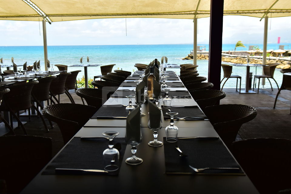 Restauration avec vue sur la mer