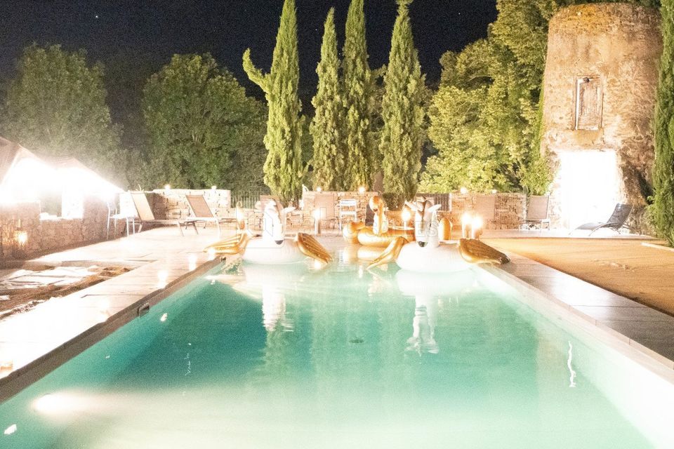 Piscine chauffée du château de Boisrigaud