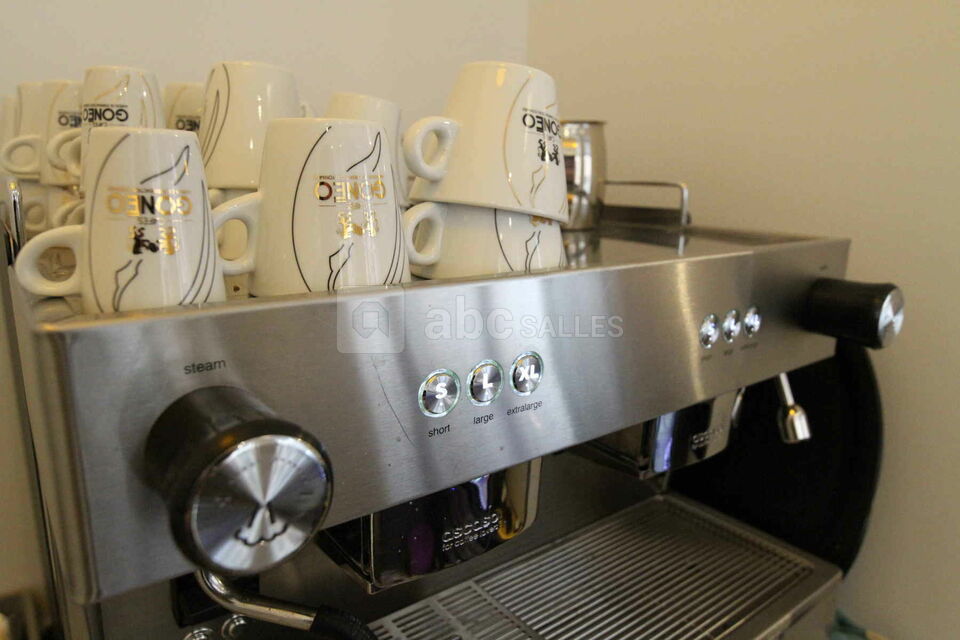 Le Tout Petit Café
