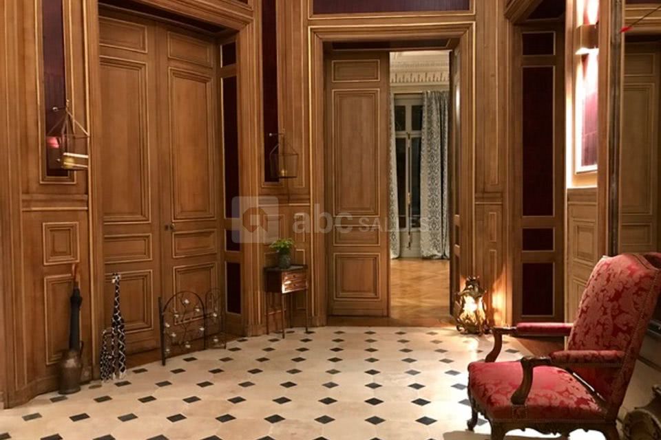 Royal Wagram