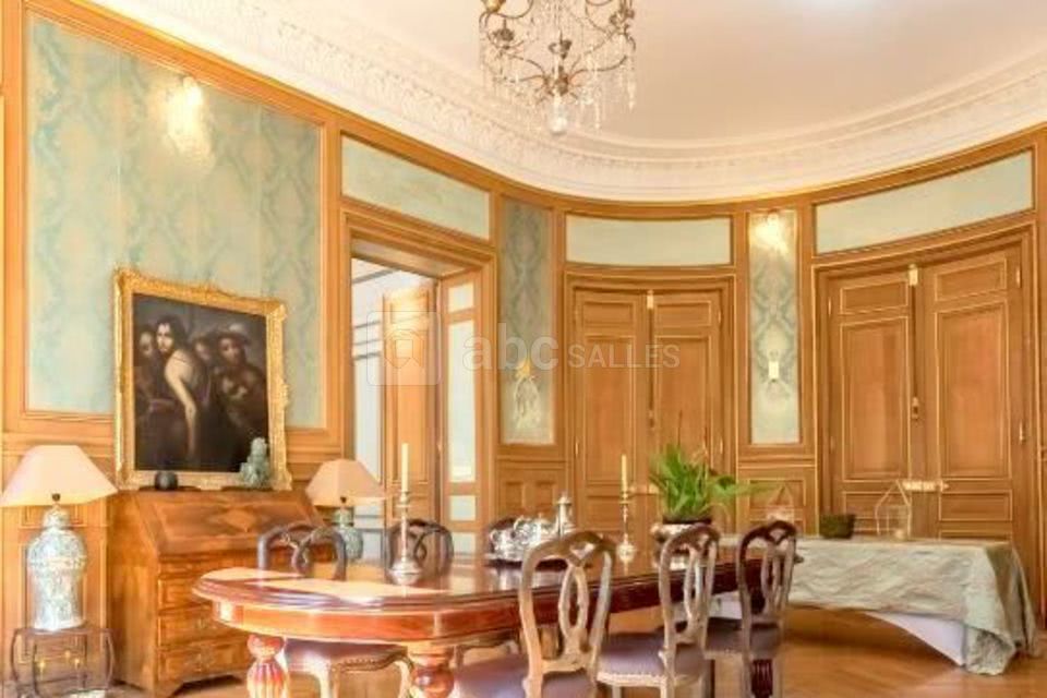Royal Wagram