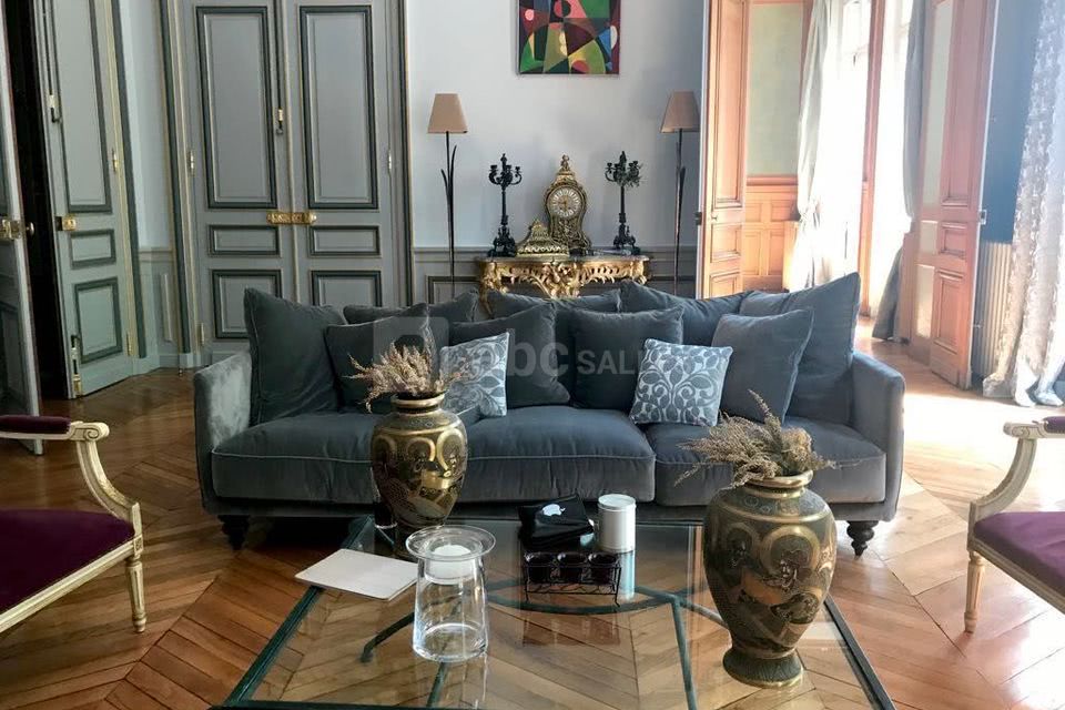 Royal Wagram