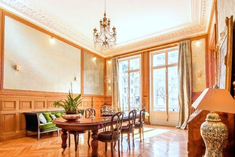 Royal Wagram