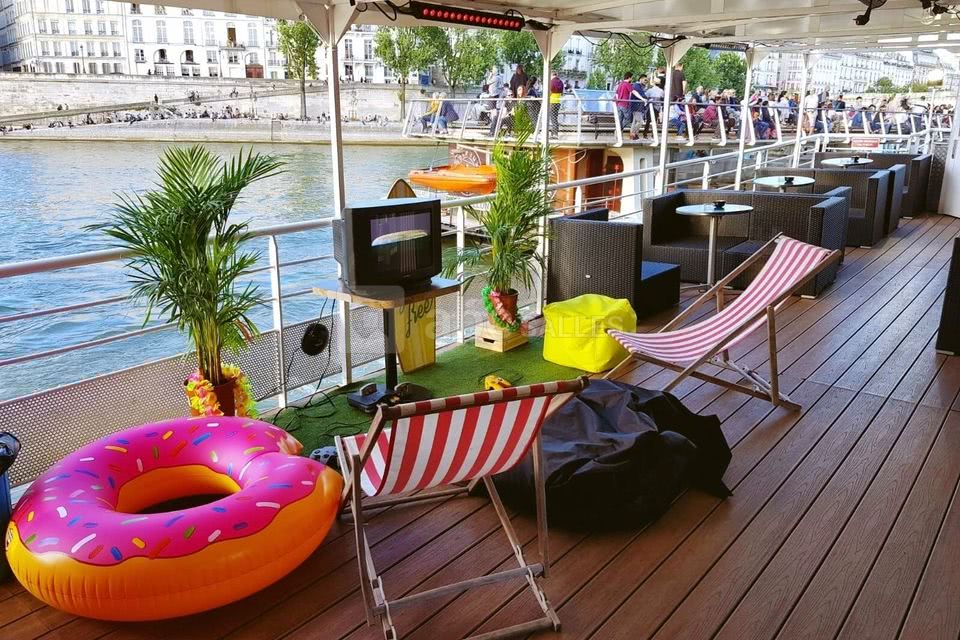 Configuration plage pour la péniche .