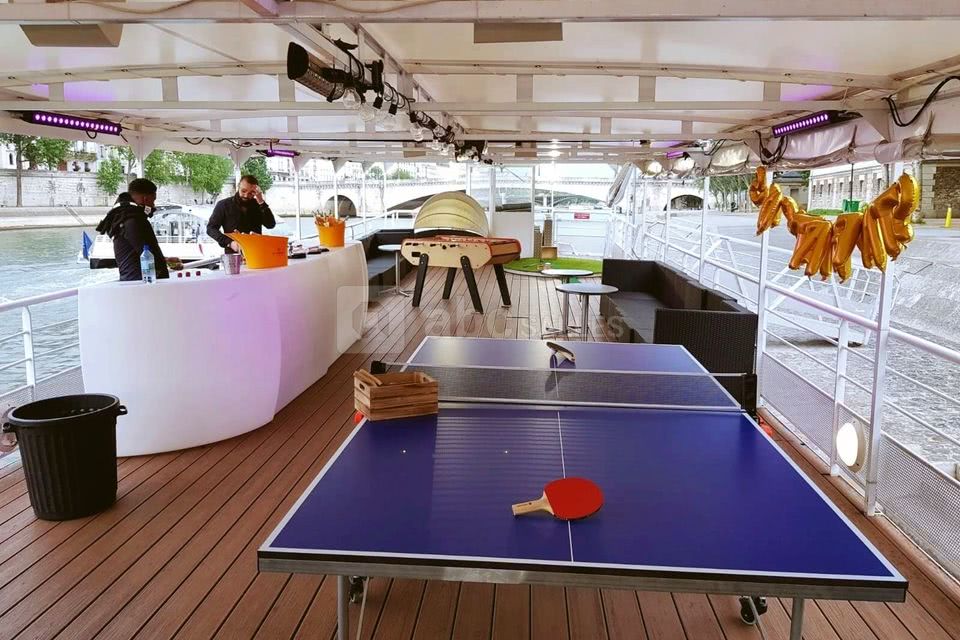 Une grande terrasse modulable .