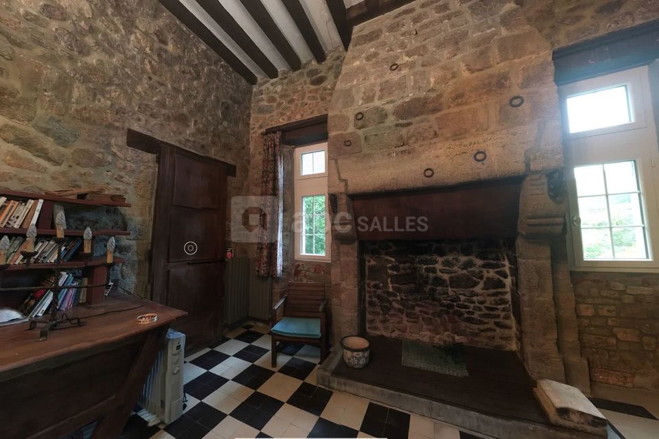 Château Type Moyen âge Avec Donjon