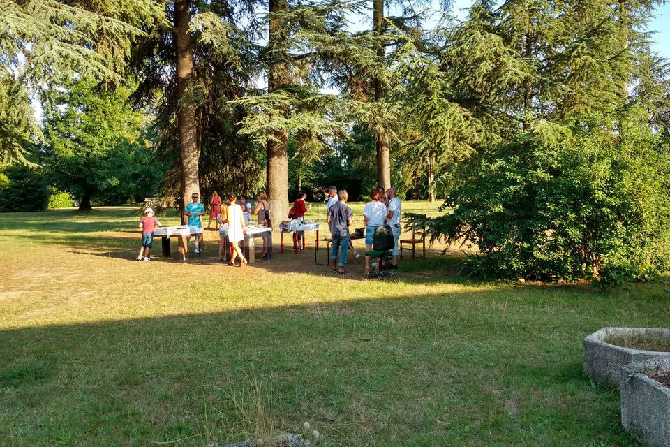 Un parc arboré : idéal pour profiter d'un moment de pause
