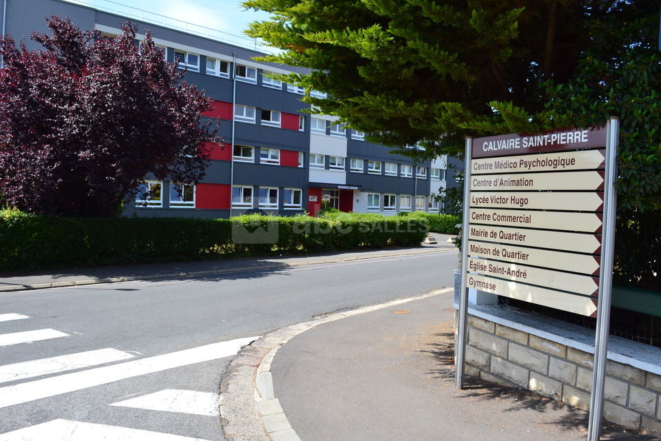 Accés 1