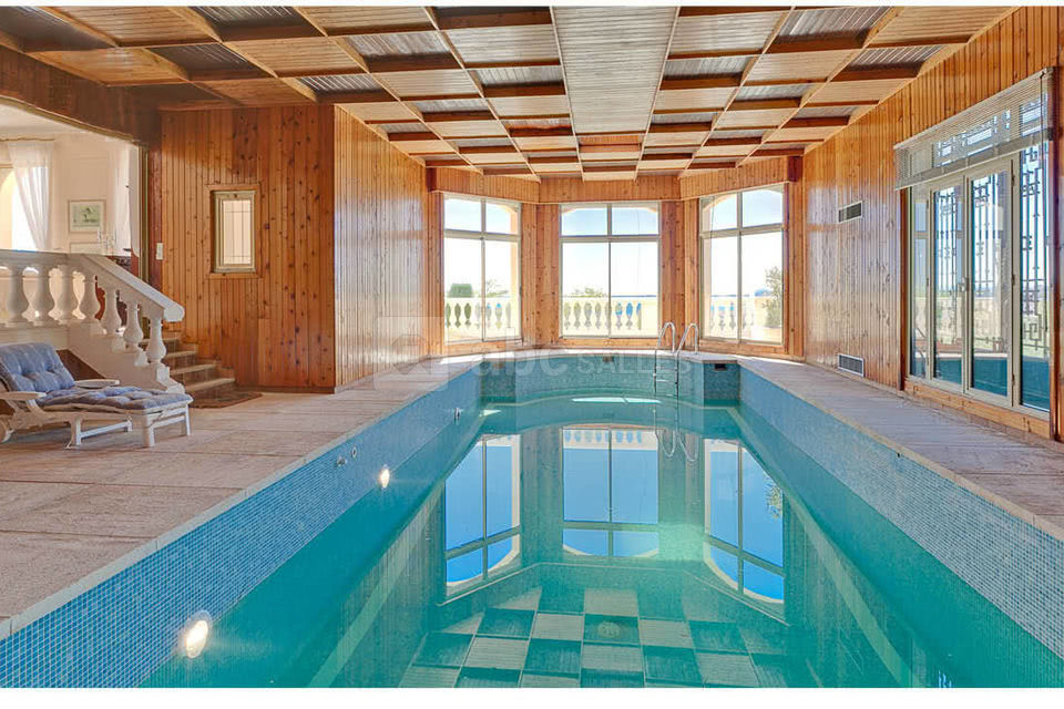 Piscine intérieure