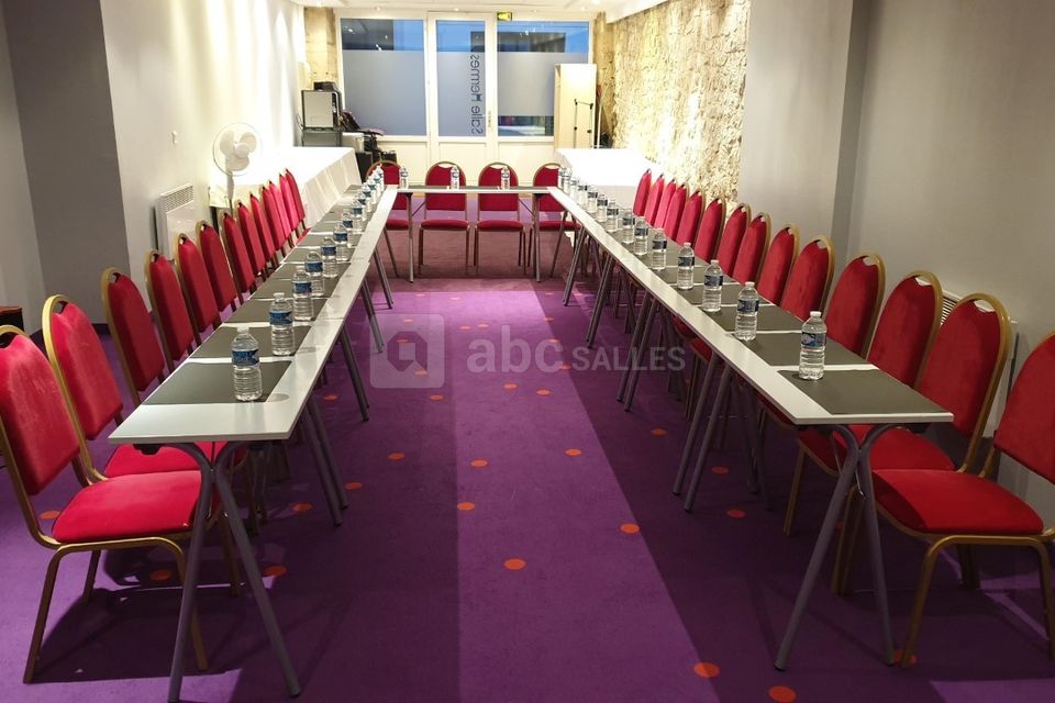 SALLE HERMES EN U