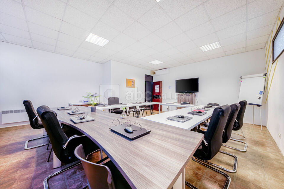 Salle de réunion 14 personnes