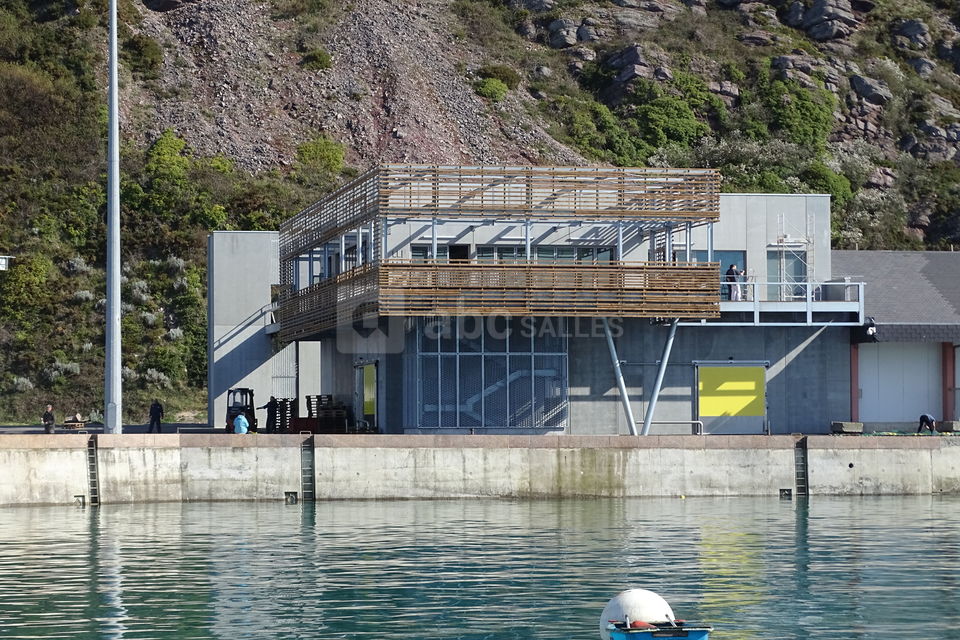 Vue de la salle depuis la mer