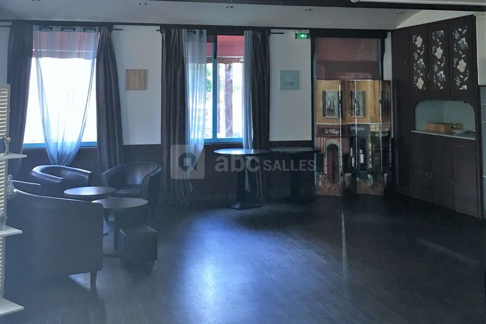 SALLE DE FORMATION / REUNION /