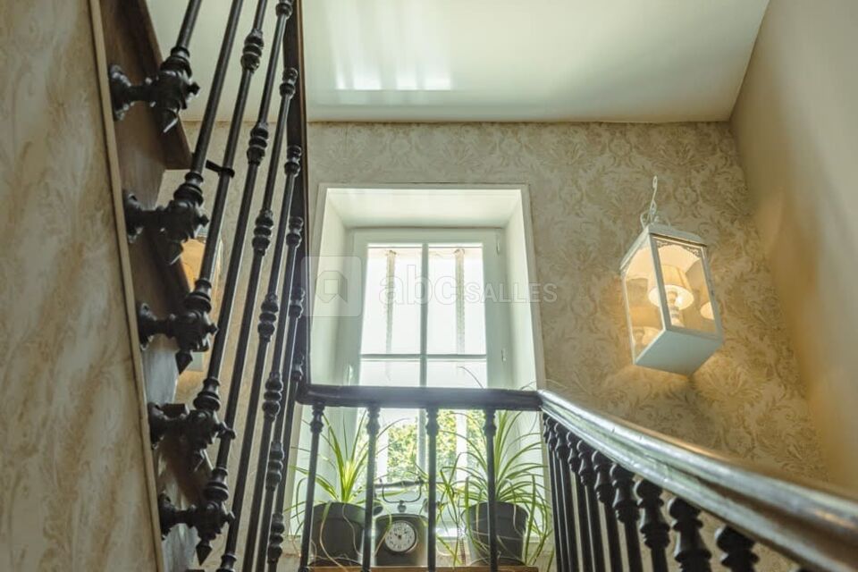 Escalier menant aux chambres