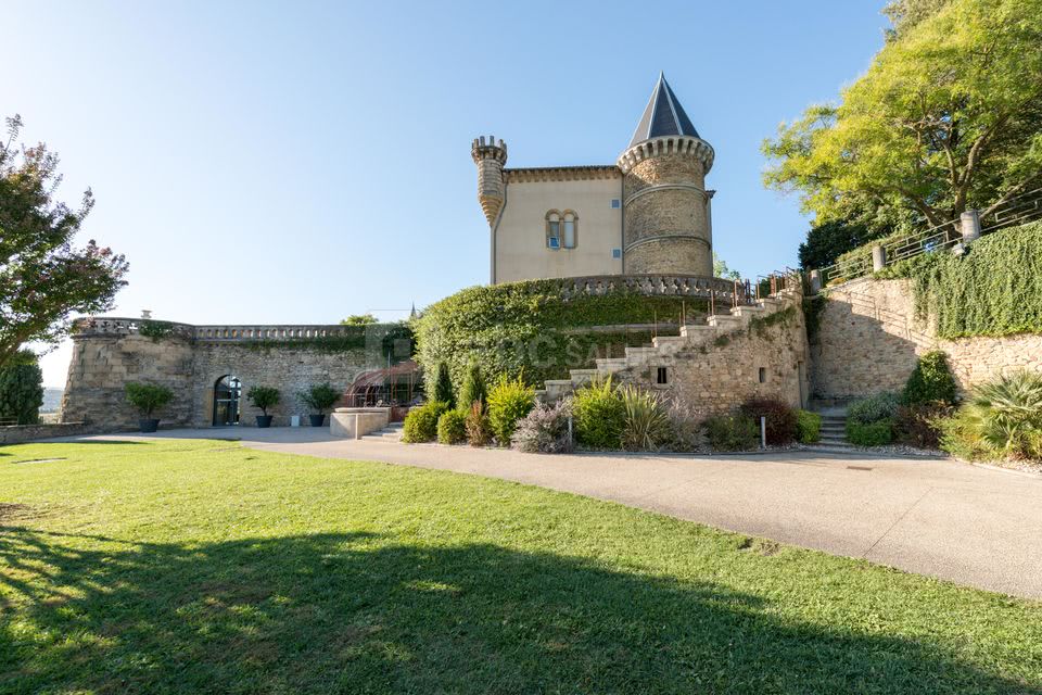 Orangerie du Château de Montéléger