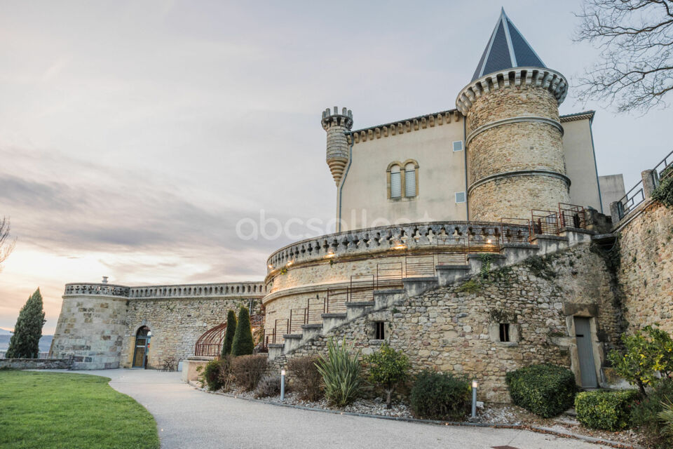Orangerie du Château de Montéléger
