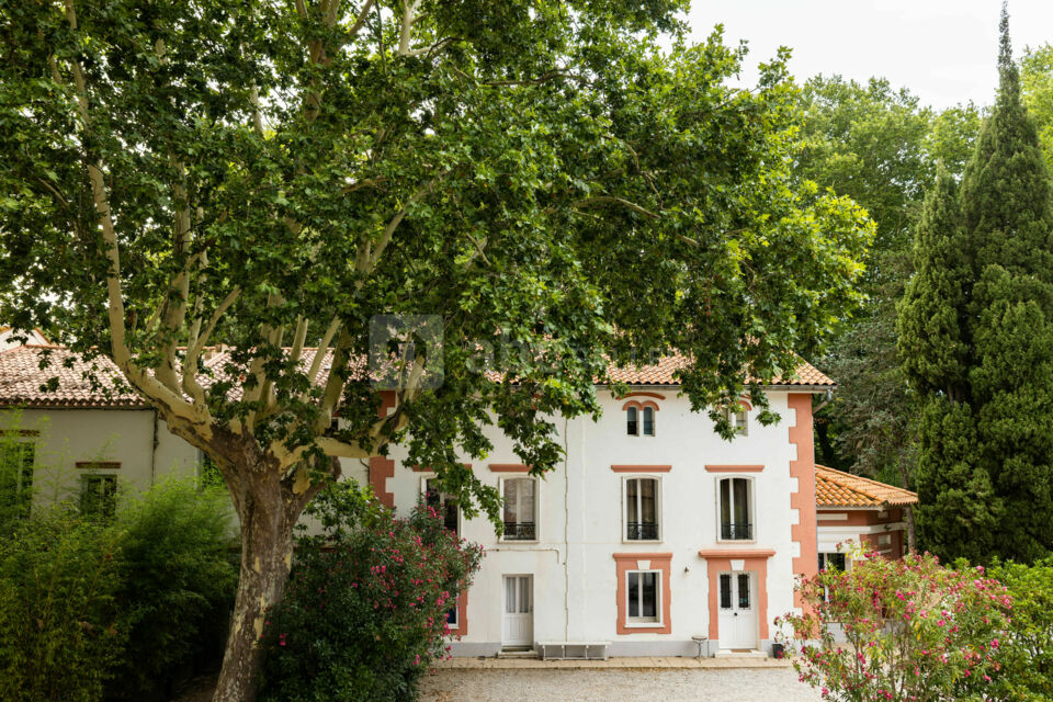 Vue de la batisse principale