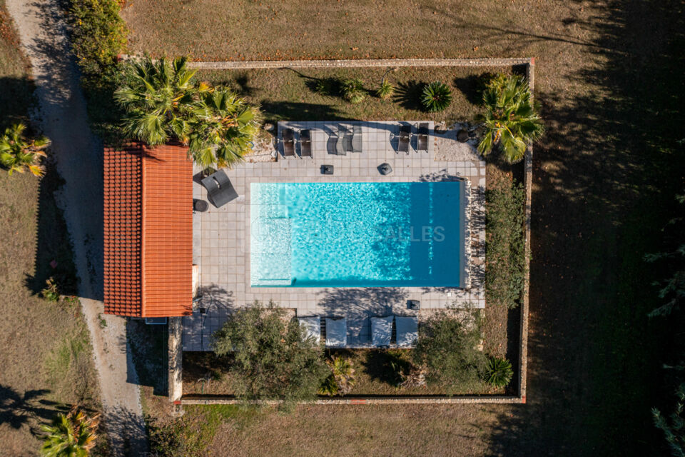 Vue aérienne de la piscine