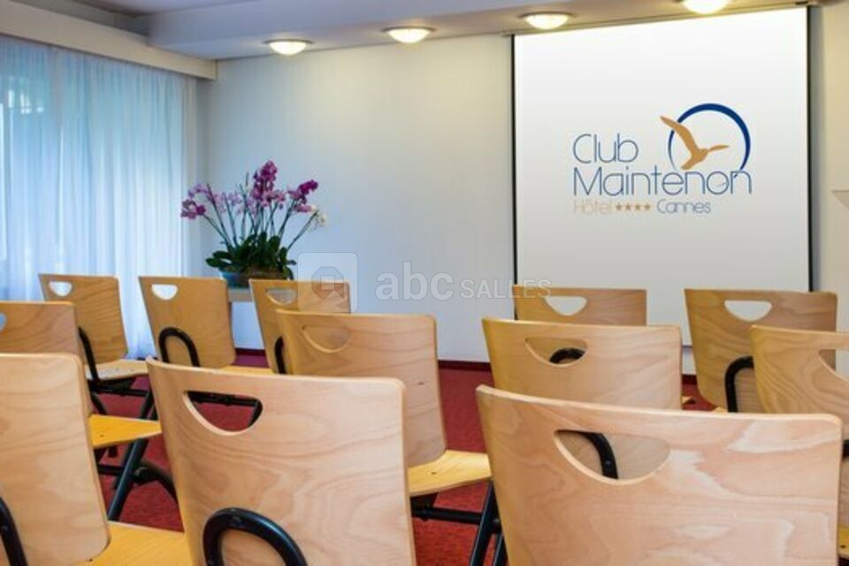 Hôtel Club Maintenon