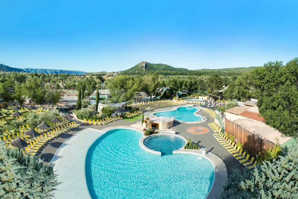 La piscine extérieure